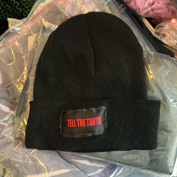 SOHO NY “Tell The Truth” Beanie • Black/Red • NWOT • One Size - Picture 2 of 2